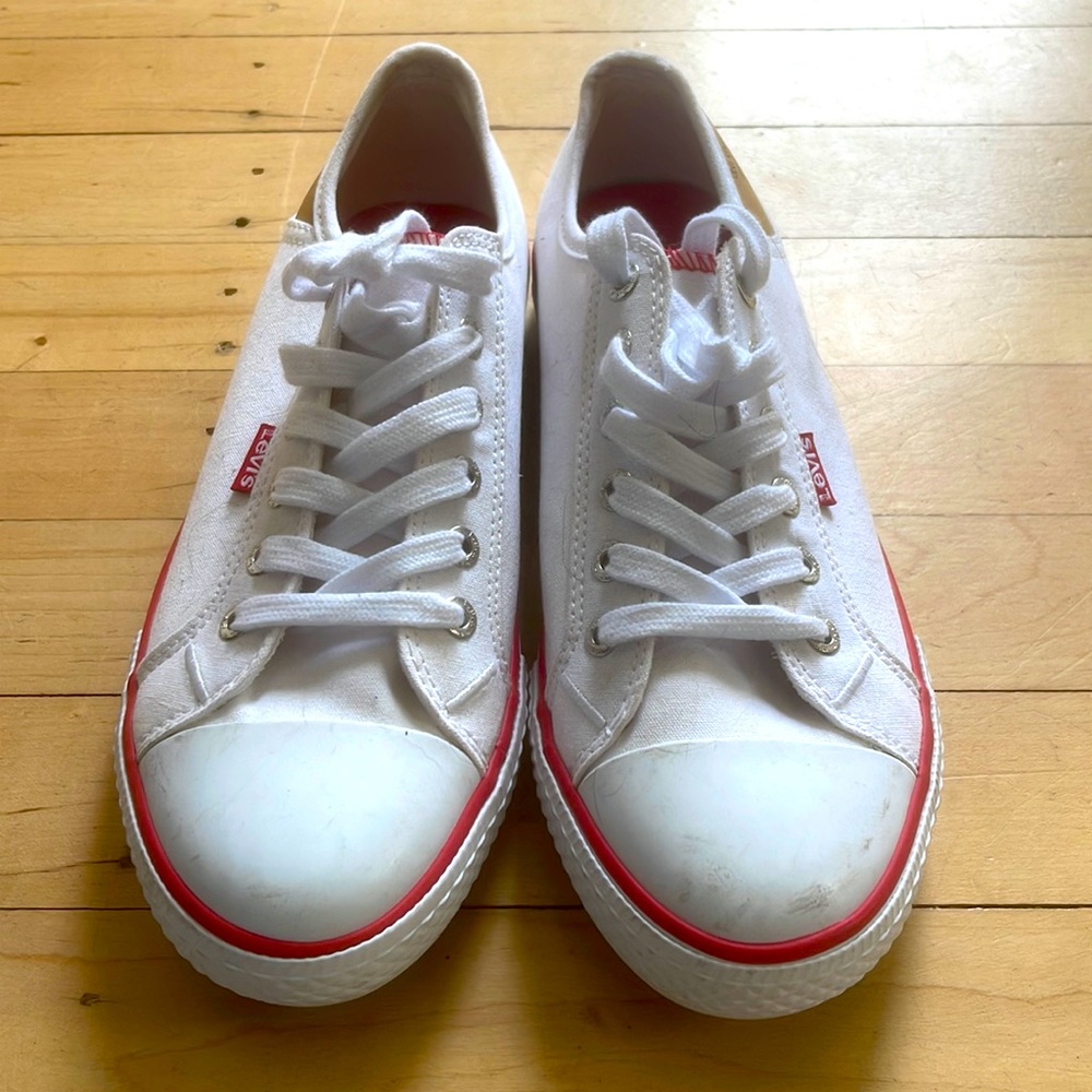 Levi converse